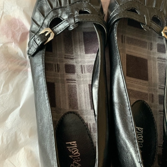 🍉 Be wild ballet flats, rounded toe, ornamental buckle, GUC, 7.5, black - Picture 10 of 10
